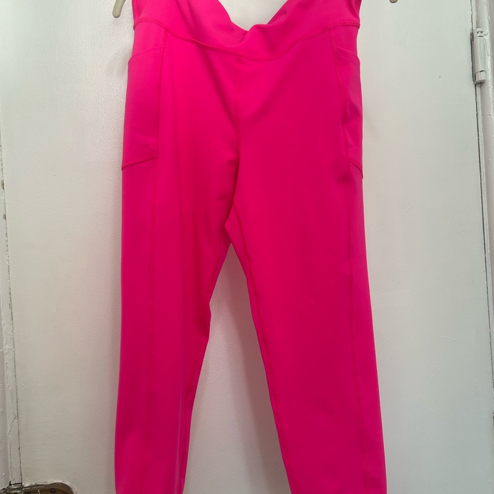 Gap leggings good quality with pockets, never worn size large